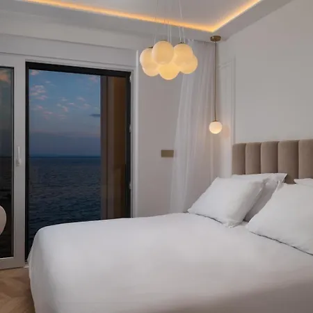 Silvio First Row, Heated Infinity Pool Kozino