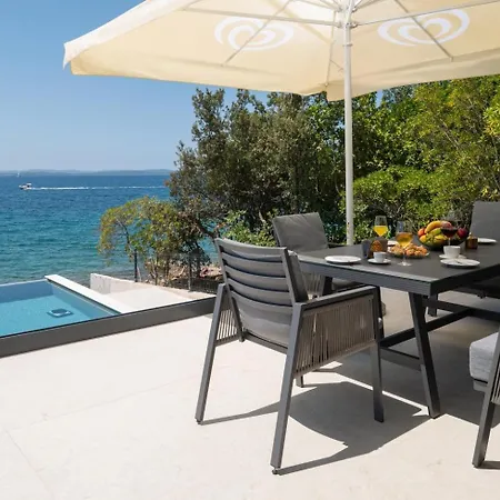 Villa Silvio First Row, Heated Infinity Pool *